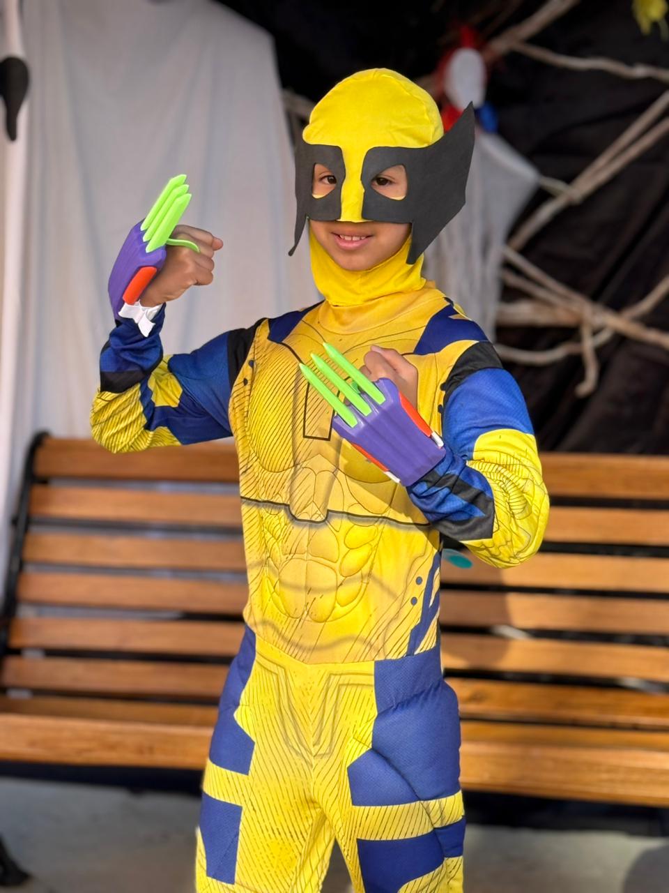 Disfraz Wolverine con garras retráctiles – Traje acolchado con músculos y máscara